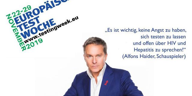 Der Schauspieler Alfons Haider auf einem Plakat mit der Aufschrift "Europäische Testwoche 2019"